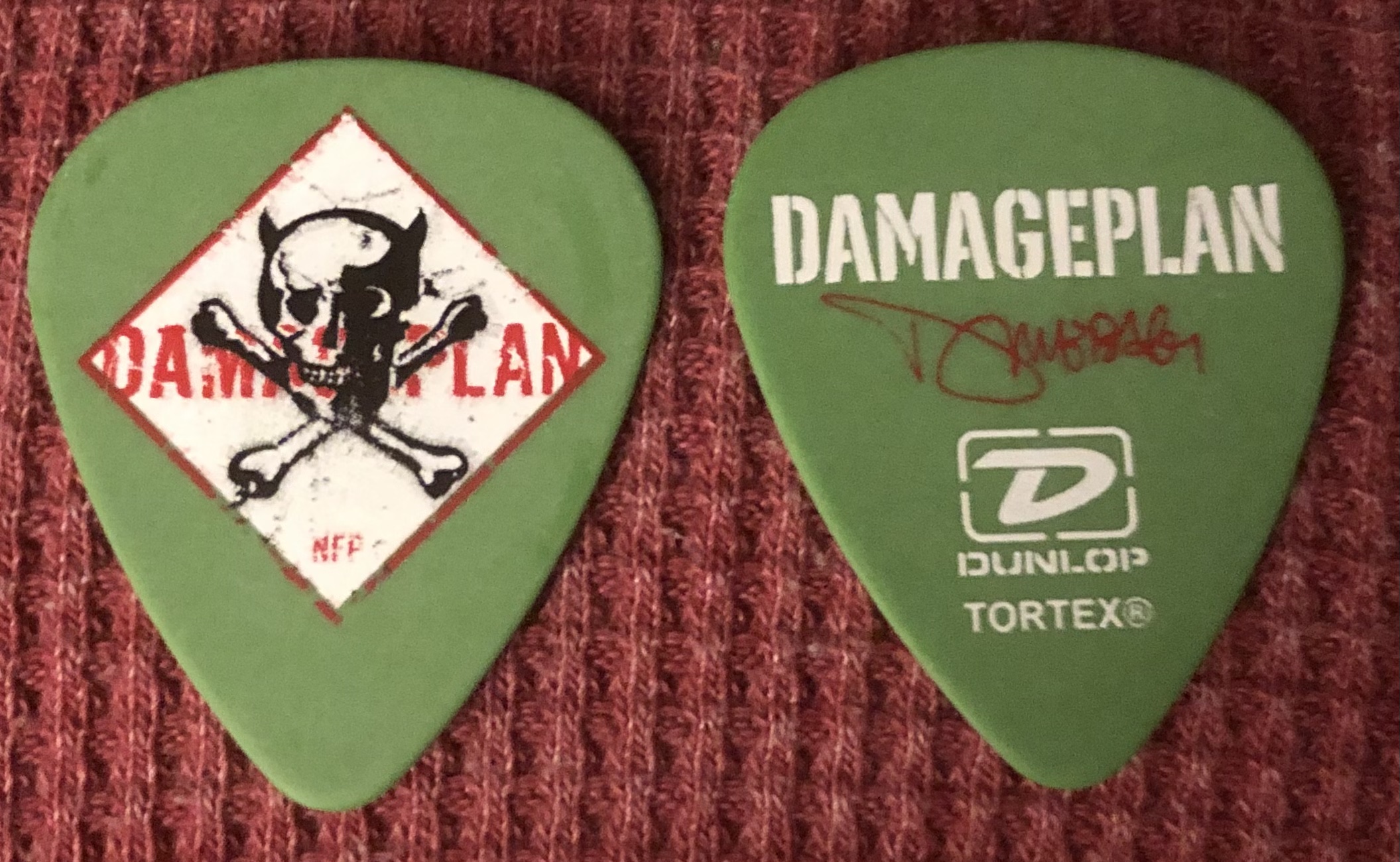 Dimebag Darrell Guitar pick 2004 Damageplan Dime’s Signature PANTERA