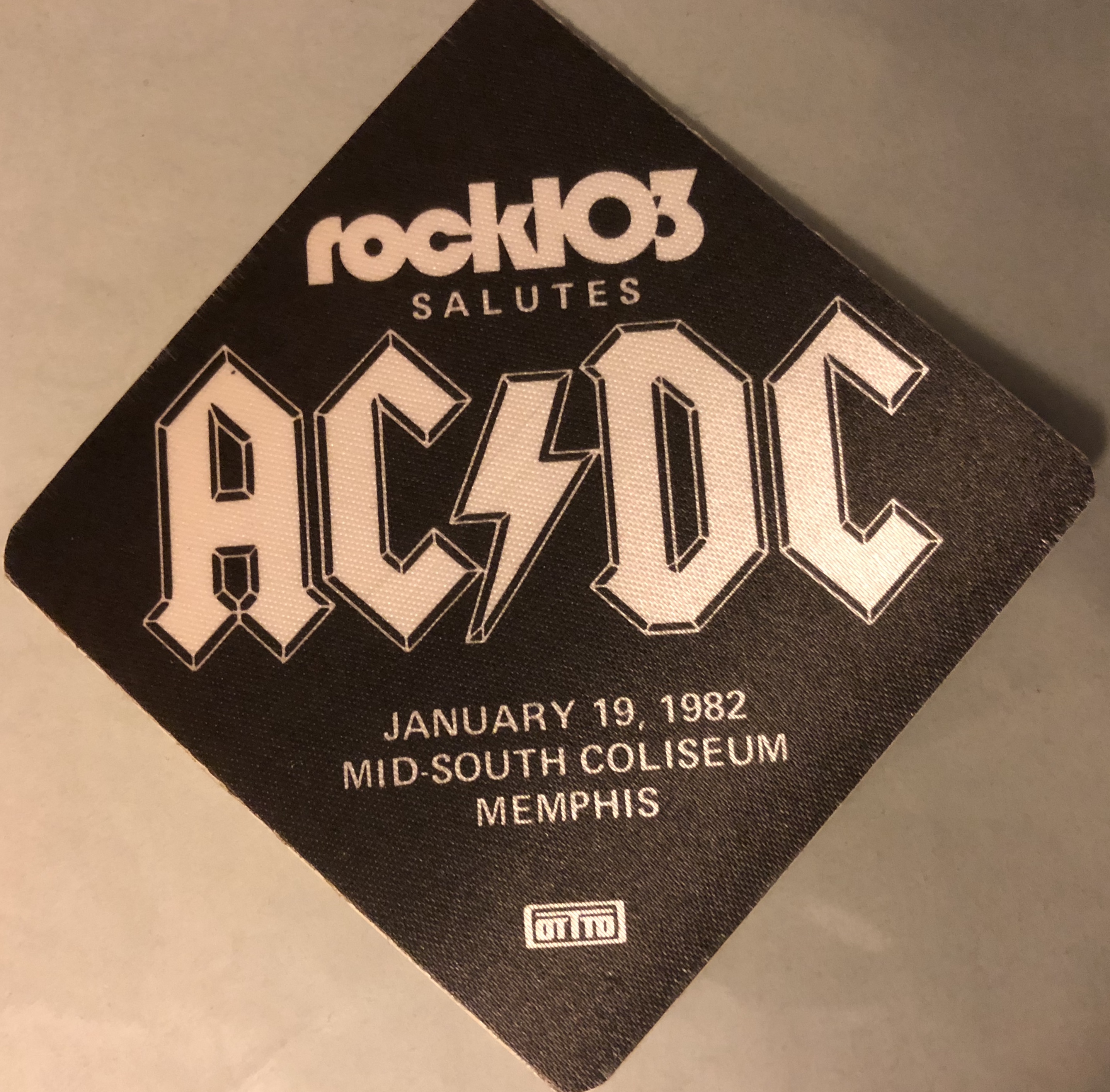 AC/DC January 19,1982 Backstage Pass, Mid-South Coliseum Memphis, unused Sa...